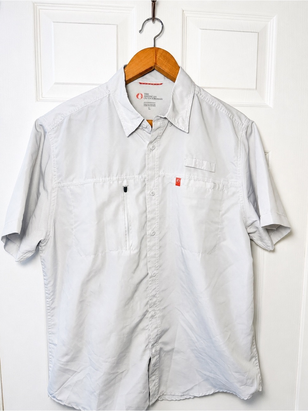 The American Outdoorsman Gradient Button Up Fishing Shirt Large Light Gray
